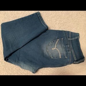 Wanna Betta Butt? YMI size 17 Capri’s